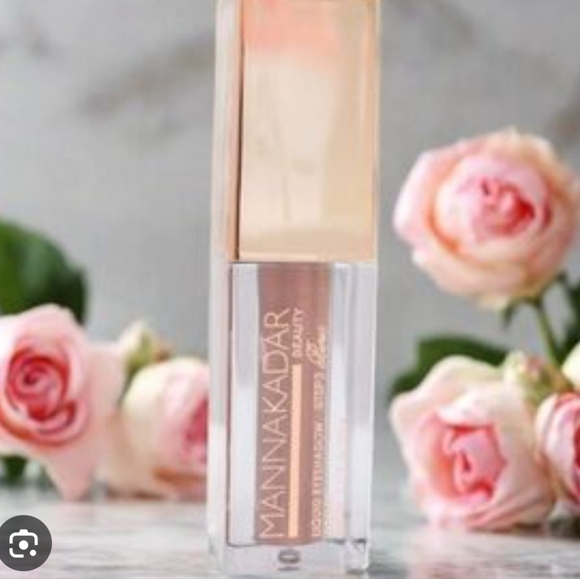 Other - (3/30$) Manna Kadar, liquid eyeshadow, Cosmic